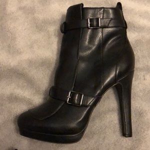 Simply Vera Vera Wang booties